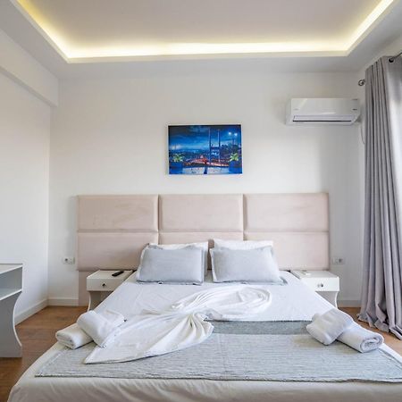 Hotel Myrtai - City Center Саранда Экстерьер фото