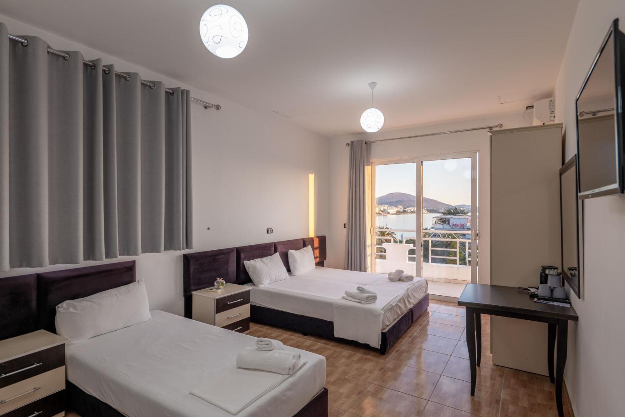 Hotel Myrtai - City Center Саранда Экстерьер фото