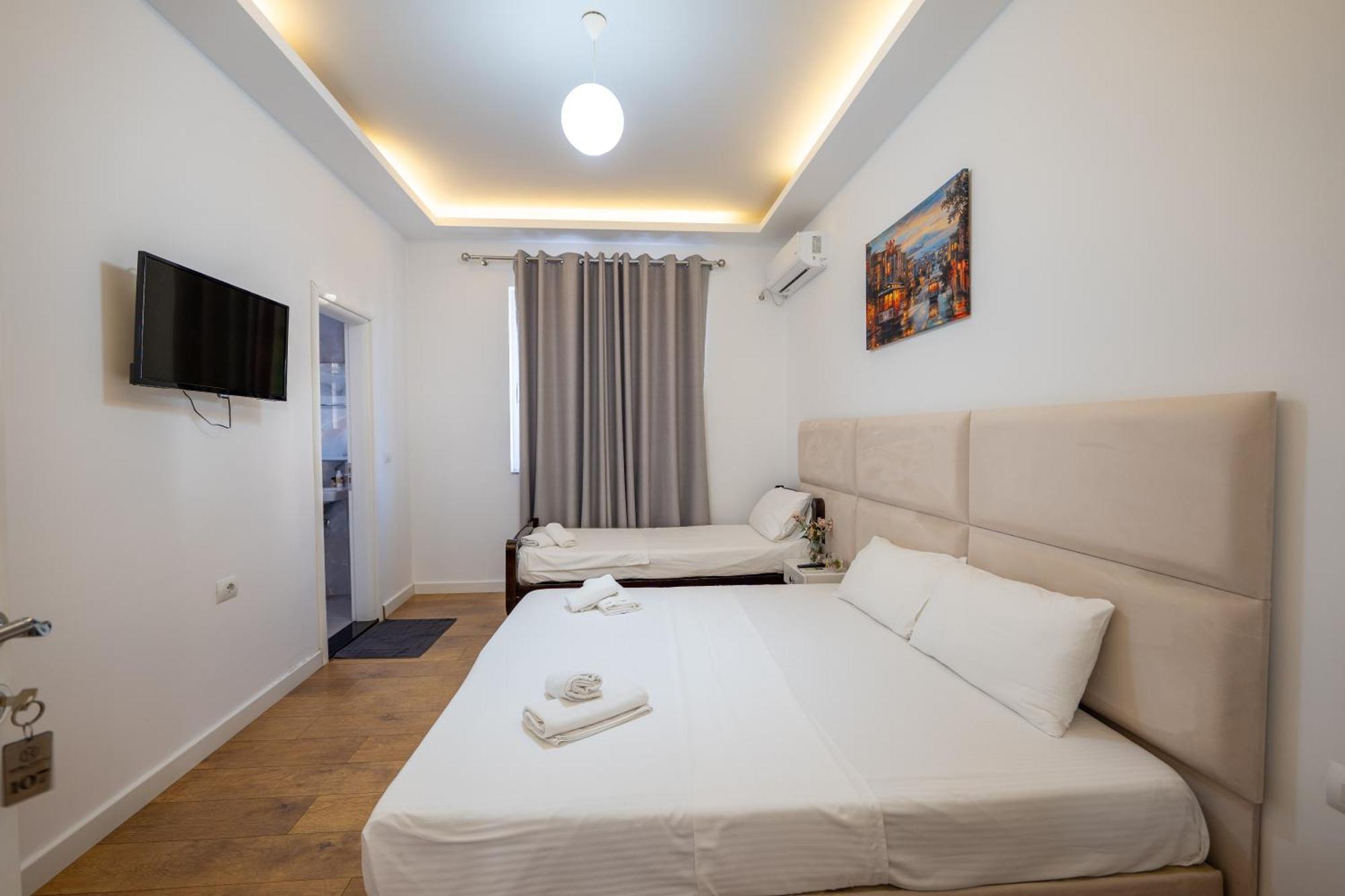 Hotel Myrtai - City Center Саранда Экстерьер фото