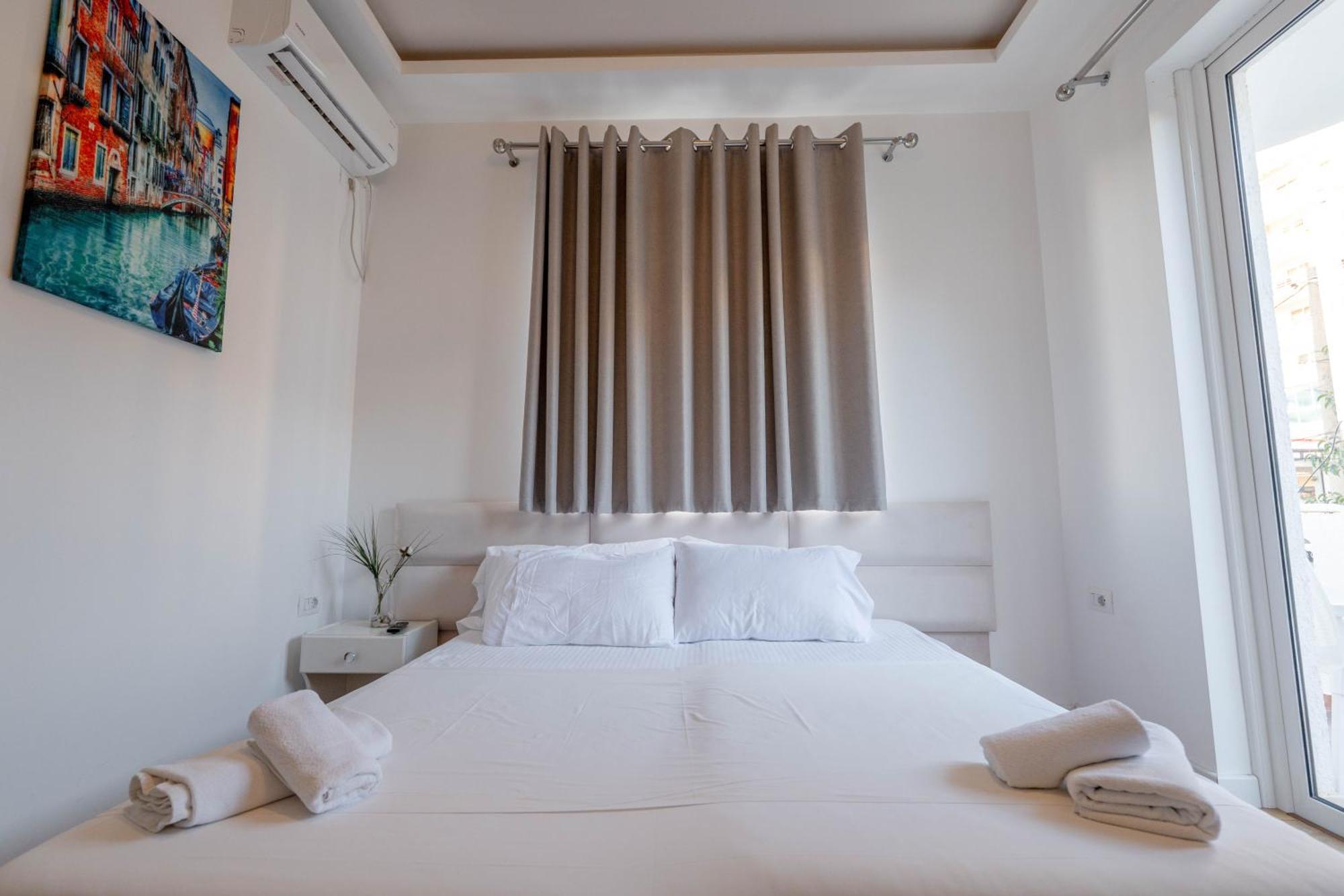 Hotel Myrtai - City Center Саранда Экстерьер фото